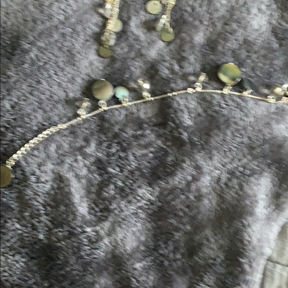 Silver and shell earring and bracelet set - Picture 3 of 5